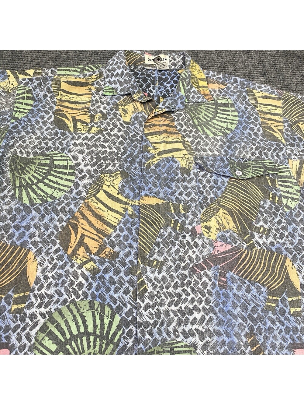 Vintage‎ Zeppelin Shirt Mens M Zebra All Over Print Colorful Geometric Button Up